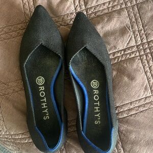 Rothy's Women's Black and Blue Flats